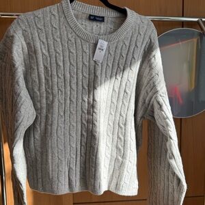 NWT GAP Women's Gray Cable Knit Sweater size Medium